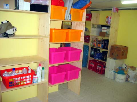 Regal und Fernsehecke