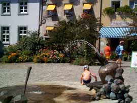 Ein Hinterhof, 150 kB